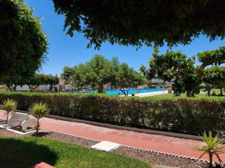 Piscina y playa en Laguna Beach Torrox - 1