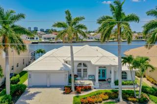 Waterfront 3 Bed I Wide Water Views I Heated Pool - 1