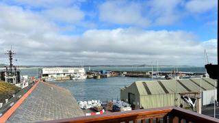 Penthouse 3 - Spacious Harbourside Apartment with Stunning Sea Views - Penzance - 8