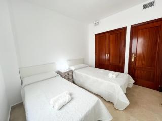 Family Holiday Apartment in Estepona - Estepona - 5