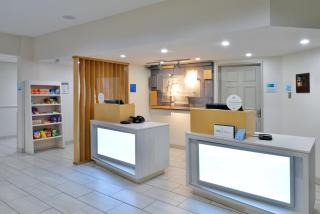 Holiday Inn Express & Suites Farmington Bloomfield by IHG - 1