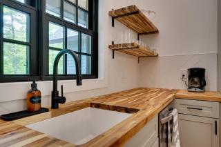 Secluded Wilmington Cabin: Fire Pit & Grill - 1
