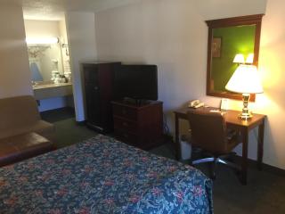 Days Inn by Wyndham Raleigh Glenwood-Crabtree - 4