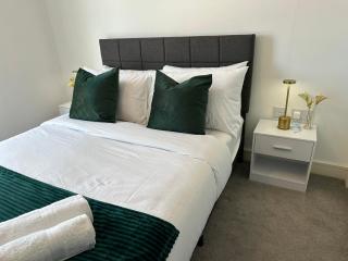 Luxury 1 Bed Apartment Hemel Hempstead Sleeps 4 Luton Airport Nearby - 3