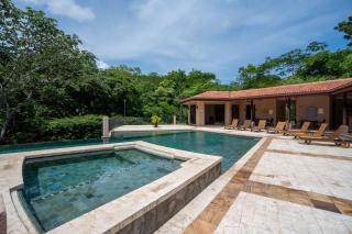 Stunning Luxury Penthouse in Exclusive Beachfront Community with Resort-Style Amenities & Sweeping Views of the Ocean & Golf Course - 9