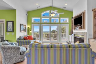 Beachfront Bliss by Oak Island Accommodations - Oak Island - 9