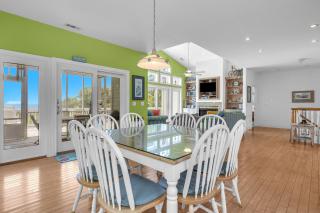 Beachfront Bliss by Oak Island Accommodations - Oak Island - 1