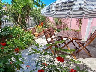 Golden Life Apart Hotel - 9