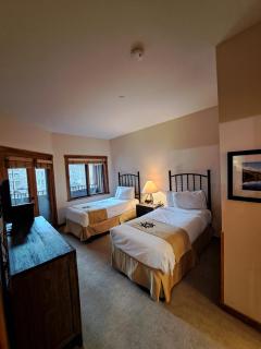 Beautiful 2BR in River Run - Kids Ski Free! condo - 5