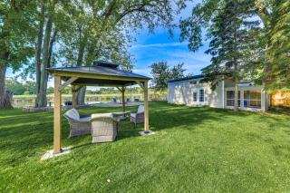 Dock, Kayaks, Game Room Lakefront Antioch Home! - Antioch - 8