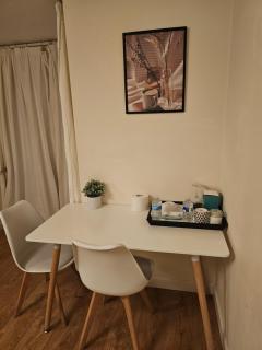 Extra Large Bedroom Dartford - Dartford - 9