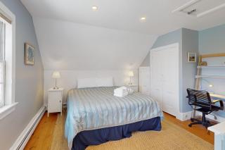 Central Coastal Apartment - 1