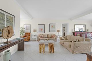 Wave Song - Stunning apartment on beach with pool - 0