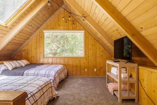 Family Lake Arrowhead Home Sleeps 12 and Gameroom - 8