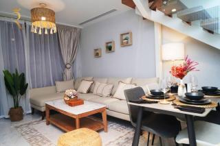 Jade Serenity 2BR Urban Retreat in Masdar City - Abu Dhabi - 3