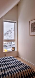 Two-story apartment with private deck - Ballstad - 6