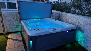 Luxury apartment Terracotta Sun with private Jacuzzi and Garden - Novalja - 6