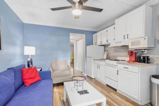 Sunset Beach Suites at Madeira Beach! Steps to Beach & Restaurants! - Suite 2 - 6