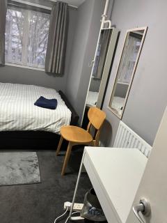 Smart and homely Central London Double Room moment from Baker Street - 4