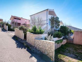Holiday home in Rovanjska - Paklenica Riviera 50353 - Rovanjska - 4
