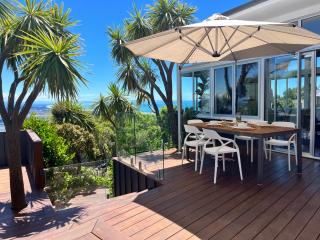 The Lighthouse - Free Breakfast with Stunning Mountain & Sea Views - 5