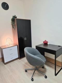Large four bedroom house in manchester near centre - Manchester - 4