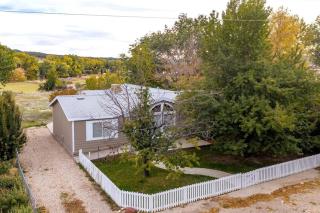 Sandstone Villa - wifi, BBQ, patios - 9