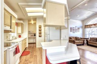 Sandstone Villa - wifi, BBQ, patios - 8