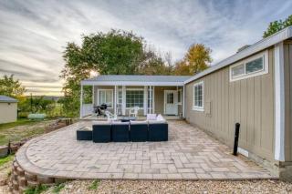 Sandstone Villa - wifi, BBQ, patios - 6