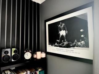 Croydon Luxury 2 Bed Apartment - Sleeps 6 - Gatwick Airport close - 1