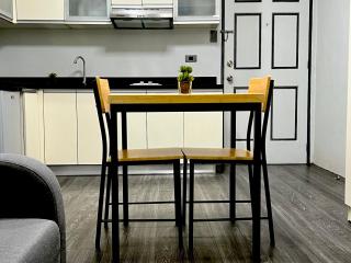 Spacious, Neat & Tidy 1-BR Condo with Swimming Pool, near Malls, NAIA - Manila - 4