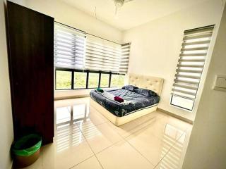 Yuvina Homestay - Rawang - 7