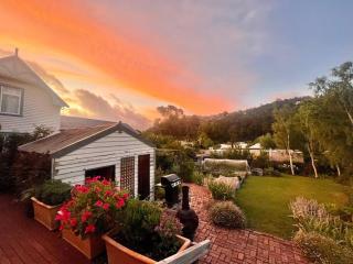 Tranquil Garden Cottage - South Hobart - Hobart - 6