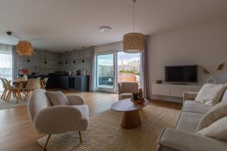 Penthouse-Ferienwohnung Wolfsburg mit Dachterrasse WLAN Smart-TV überdachter Parkplatz Wallbox - 9