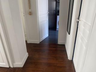 Exceptional location Charme Parisien - 1