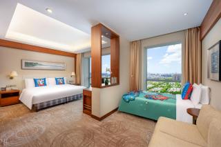 Holiday Inn Shanghai Pudong Kangqiao by IHG - Free shuttle bus to Disney land, Ins Swimming Pool - Shanghai - 4