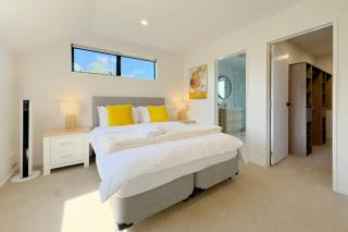 Charming 3-Bedroom House on the North Shore - 2
