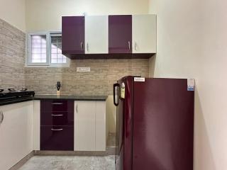 Cozy Room 1Bhk with Lift 202 - 5
