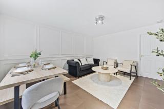 Inicio Stays - NEW! Stunning Home - Free Parking - Sleeps 8 - Near M6 - Birmingham - 6