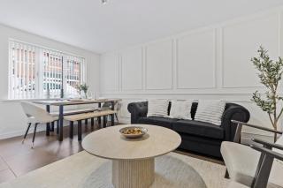 Inicio Stays - NEW! Stunning Home - Free Parking - Sleeps 8 - Near M6 - Birmingham - 7