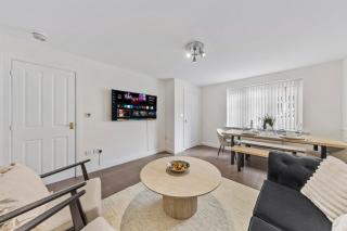 Inicio Stays - NEW! Stunning Home - Free Parking - Sleeps 8 - Near M6 - Birmingham - 0