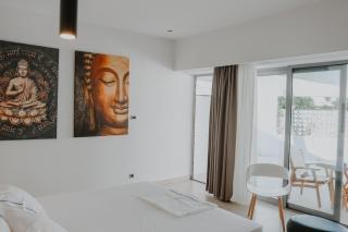 BLACK AMBER BOUTIQUE HOTEL - 1