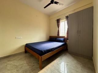 Cozy Room 1Bhk with Lift 103 - 6