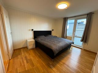Charming 3-Bedroom Apartment in the Heart of Kristiansund - 5