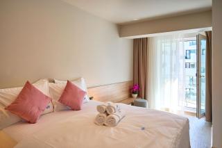 Nova Seaview Apartment in Infinity Beach Resort - parking - Mamaia - 2