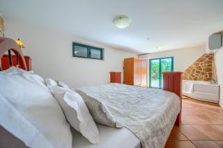 Villa Rasotica Nice villa with plenty of space Excellent yard with large pool and outdoor kitchen - Sumartin - 6