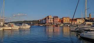 beau t3, proche centre-ville, parking - Martigues - 2