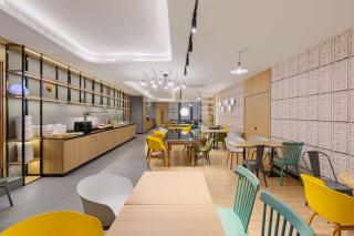 Campanile Chongqing Jiefangbei Pedestrian Street Hongya Cave - 2