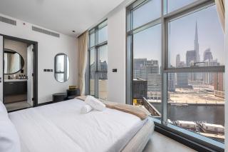 Luxurious 2BR w Waterfront and Burj Khalifa View - Dubai - 0