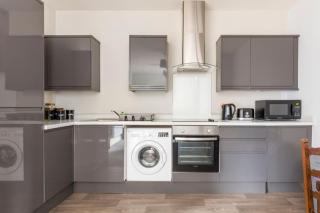 Flatzy - Spacious Flat 5 mins to Liverpool Centre - Birkenhead - 3